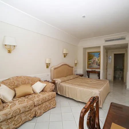 Fraulo Otel
