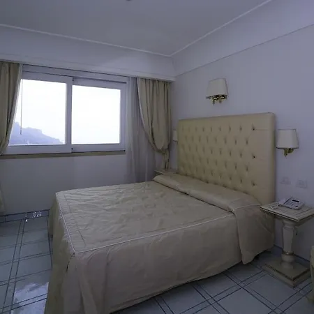 Otel Fraulo 4*