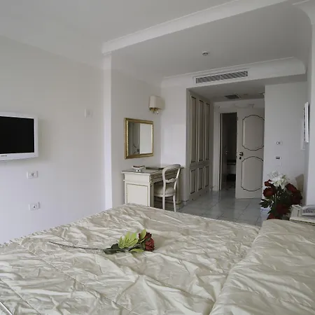 Otel Fraulo 4*