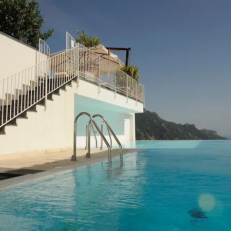 Fraulo Hotel 4*