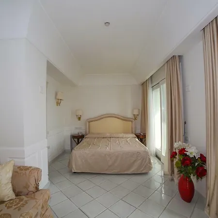 Fraulo Hotel 4*