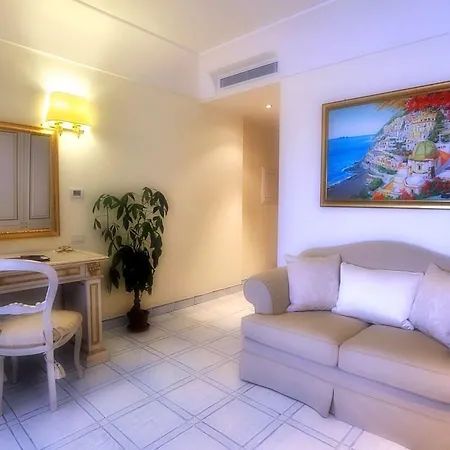 Fraulo Hotel 4*