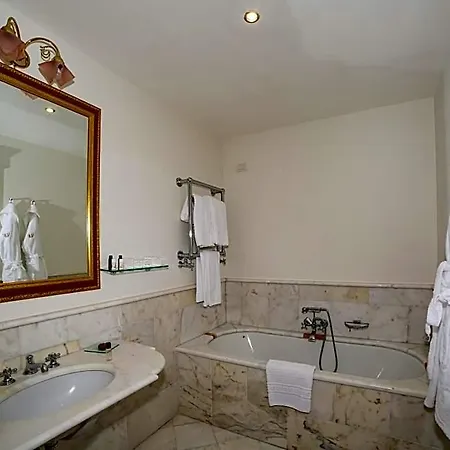 Fraulo Hotel 4*