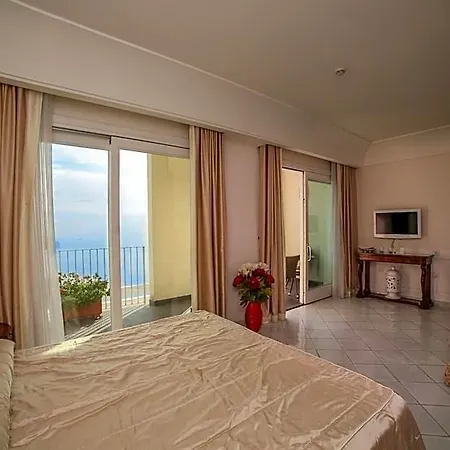 Fraulo Hotel 4*