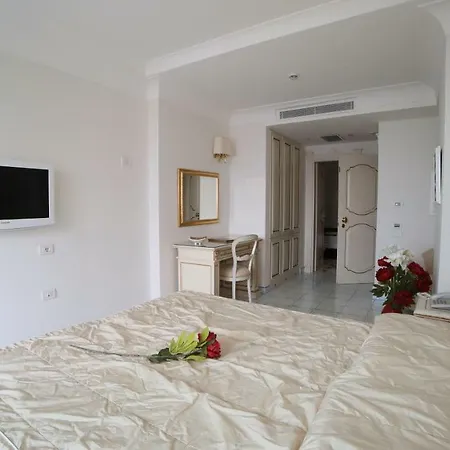 Fraulo 4* רבאלו