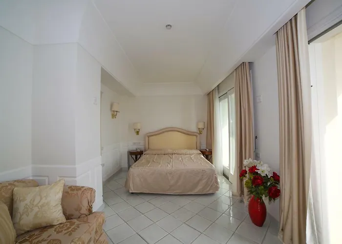 Fraulo Hotell 4*